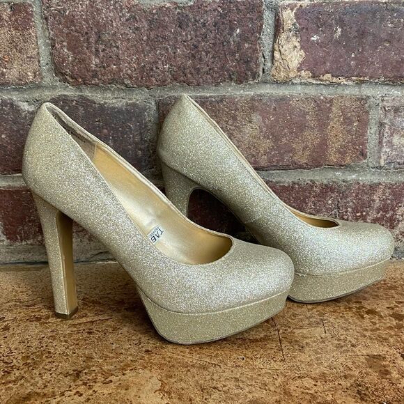 MOSSIMO Glitzy Gold Glitter 5" platform heels - Picture 8 of 8